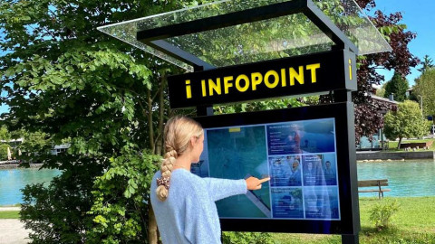 Infopoint am Attersee mit 360° Tour