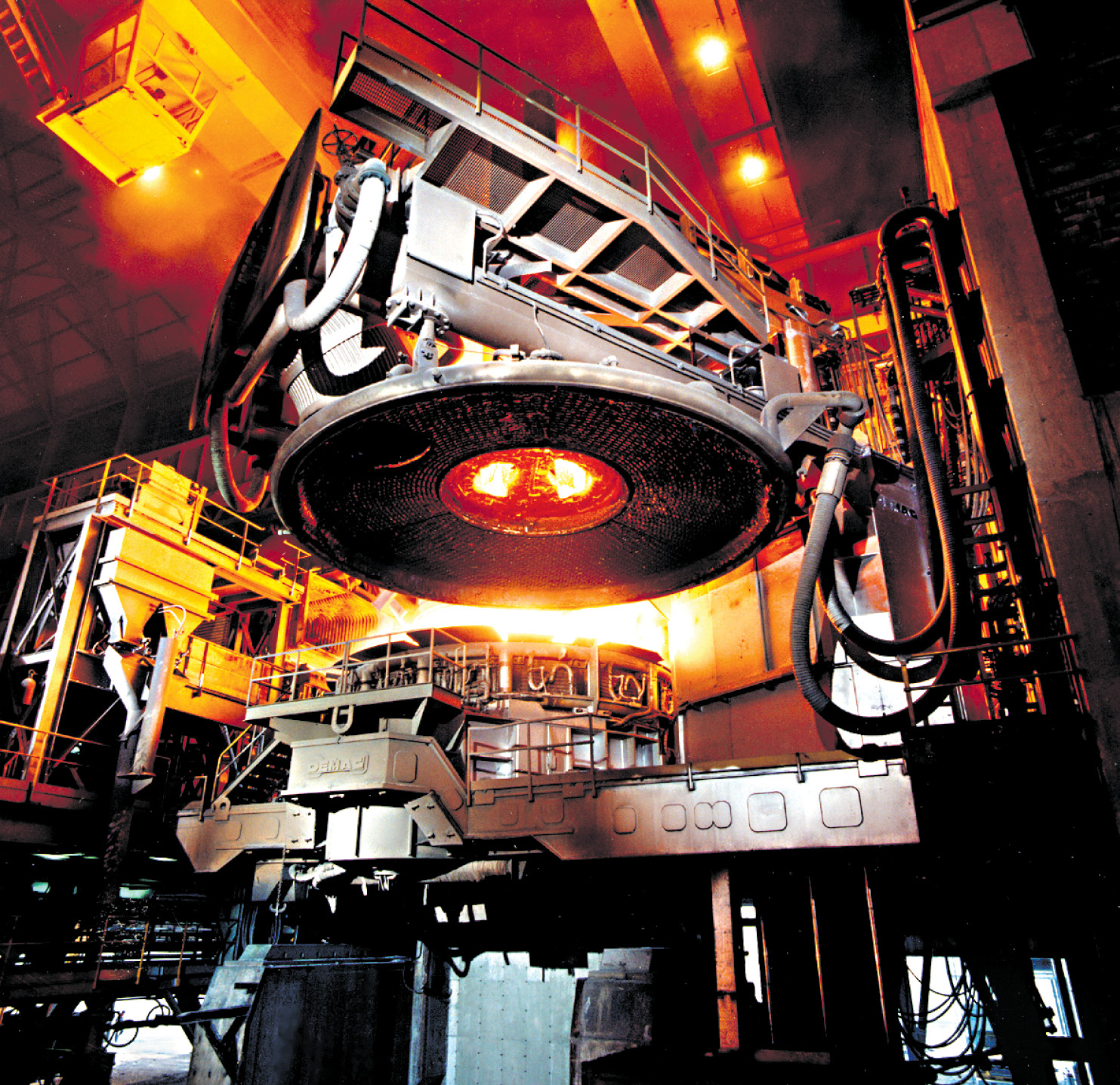 Сталь машины. Electrical Arc furnace & Ladle furnace. Heavy industries Machine. Machine Steel Construction. Komatsu в исполнении Steel Mill.