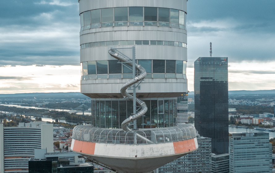 Adrenalinkick Pur Auf Europas Höchster Rutsche – „donauturm-rutsche 