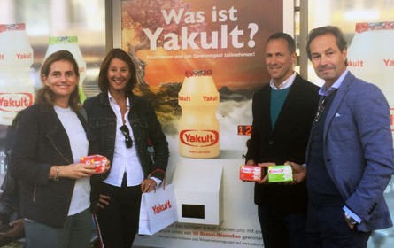 Yakult: Wissenschaft in der Wartehalle