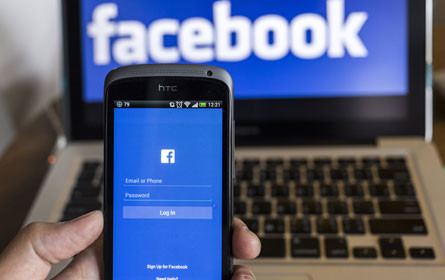 Teenager öffnen Facebook für Geld ihren gesamten Datenverkehr