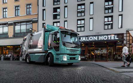 Volvo liefert E-Lkw aus