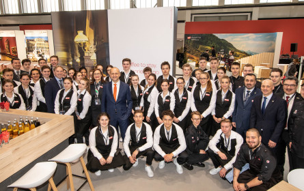 ITB 2019: Uniformen aus Wien für Tourismusschüler