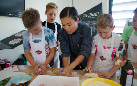 Berger Schinken lud zum ersten „Kochkurs für Minis“ ein