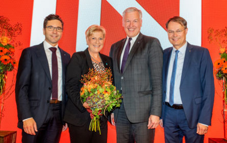 Feierstimmung bei der Eröffnung des Interspar-Hypermarkts Amstetten