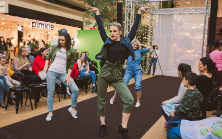 Donau Zentrum lädt zu Fashion Village mit Mode & Beauty-Highlights