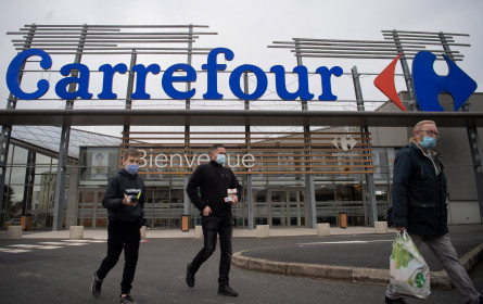Frankokanadische Fusion von Carrefour und Couche-Tard auf der Kippe