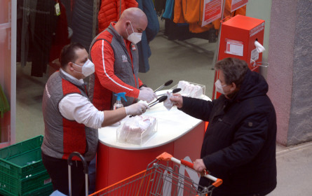 Akuter Personalmangel: Supermärkte gegen FFP2-Pflicht für Mitarbeiter