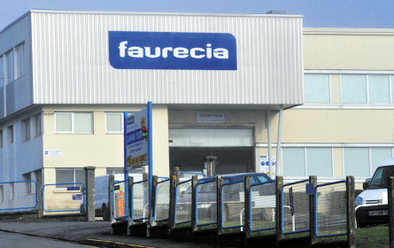 Faurecia stockt Hella-Anteile auf 