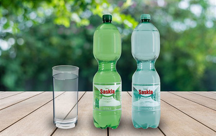 Saskia-Mineralwasserflaschen zu 100% aus recyceltem PET