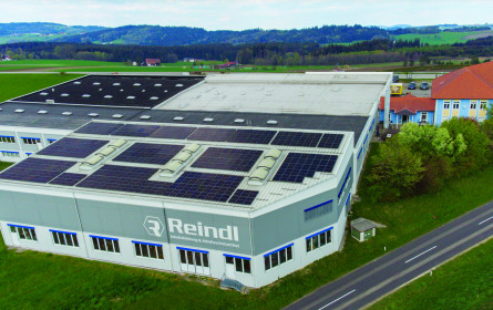 Reindl Berufsbekleidung nimmt neue Photovoltaikanlage in Betrieb