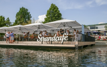 Das Strandcafé-Floß an der Alten Donau feierte 40 Jahre