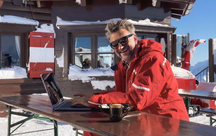 „ChatSkiPT“ der Österreich Werbung: Echte Skilehrerinnen und Skilehrer ersetzen Künstliche Intelligenz