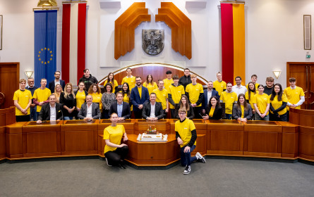 Billa Lehrlinge zu Besuch im Landtag Burgenland 