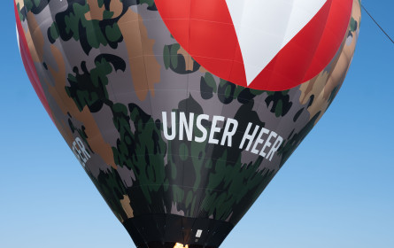 Bundesheer wirbt mit Heißluftballon in Tarnmuster um Personal