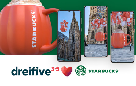 Starbucks & dreifive: Pumpkin Spice Latte-Tasse auf dem Stephansplatz