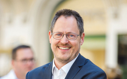 Handel erstmals seit vier Jahren mit realem Umsatzplus im Halbjahr