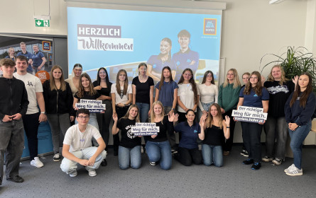 170 junge Talente starten mit einer Hofer Lehre ihre Karriere
