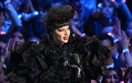 Lady Gaga gewinnt vier MTV Video Music Awards und wird Künstlerin des Jahres