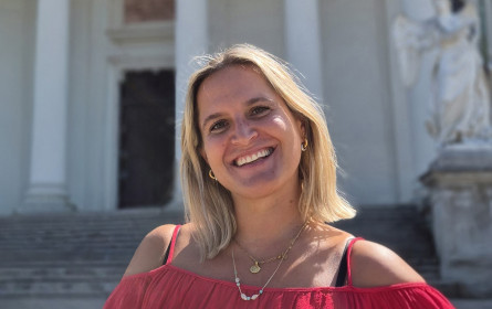 UM PanMedia: Denise Waringer steigt auf