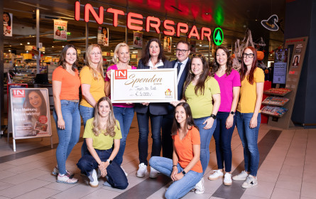 Interspar hilft dem Verein „Train to eat“ mit 5.000 Euro