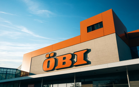 OBI Österreich feiert 30 Jahre mit Augenzwinkern und Herz