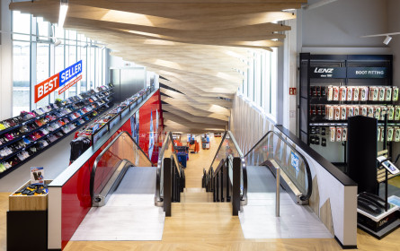 Hervis weiter in Verlustzone - Kaufzurückhaltung belastet