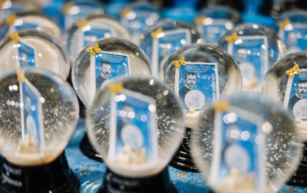 Post würdigt 125 Jahre Wiener Schneekugel