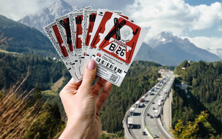 Noch einmal aufkleben: Die letzte Vignette ist rot.