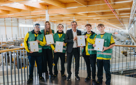 Lehrlinge übernehmen Teamkoordination im Paket-Logistikzentrum Wien-Inzersdorf