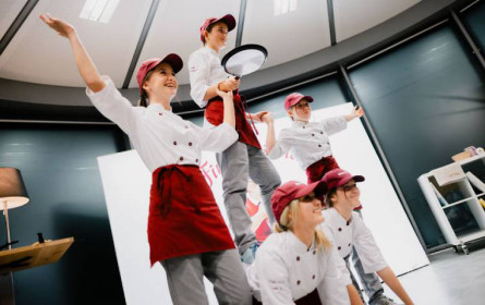 Himberger Duo gewinnt erste Staatsmeisterschaft im Palatschinkenschupfen