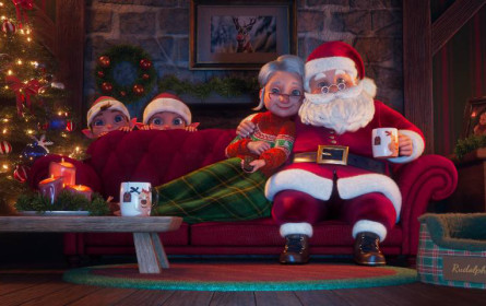 Sky Österreich setzt in diesjähriger Weihnachtskampagne auf Mrs. Claus und gemeinsame Film- und Serienmomente