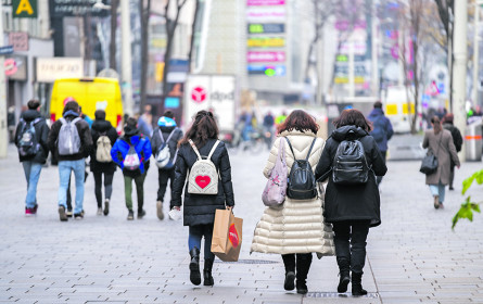 Einkaufen am 8. Dezember bleibt umstritten
