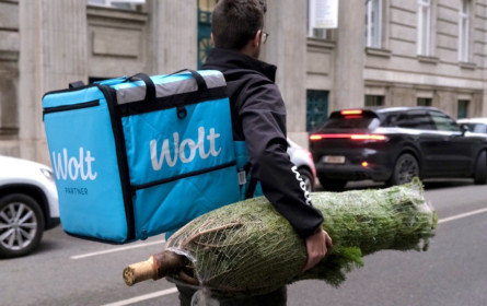 Von Wien bis Villach: Wolt liefert Christbäume vor die Haustüre