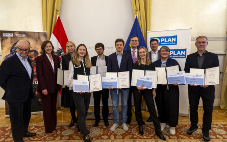 Ehrung für Beiträge zu Kinderrechten