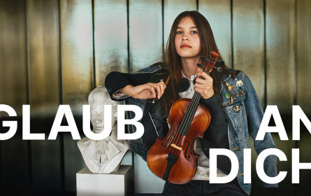Neue Glaubandich-Kampagne mit junger Violinistin