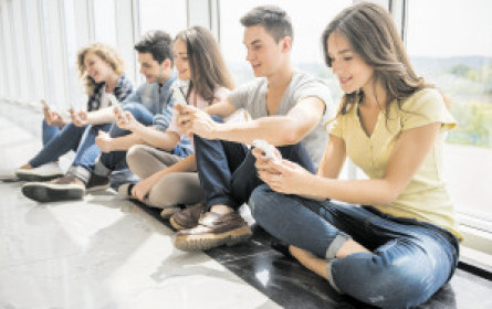 Französisches Parlament für Social-Media-Verbot für unter 15-Jährige