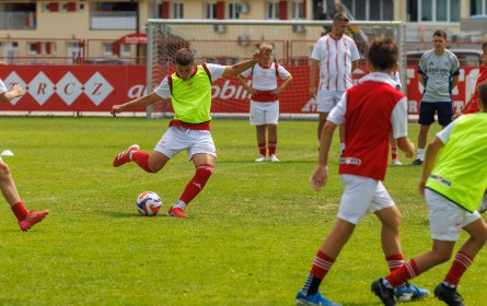 Arsenal FC veranstaltet Fußballcamp im Falkensteiner Punta Skala