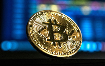 Much Hype, little Trust