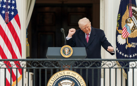 Die Welt im Würgegriff  des US-Präsidenten