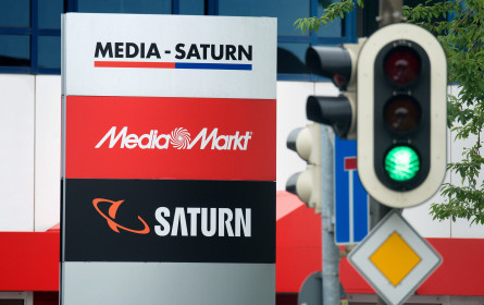 Online-Konkurrenz, schwacher Rubel, aber Media-Saturn legt zu