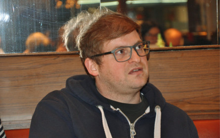 „Sie lesen nicht Zeitung, sondern Facebook”