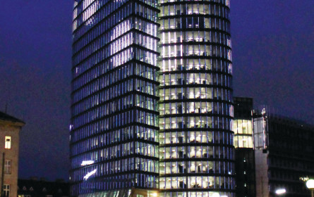 Versicherer trifft auf moderne Kunst