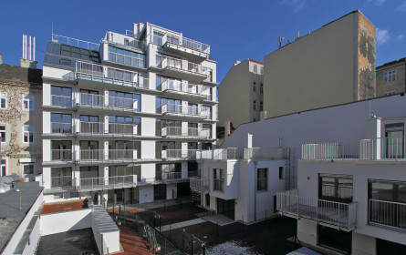 Elf Objekte im Schlossquadrat frei