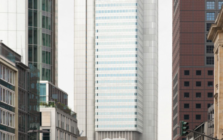 Silberturm im virtuellen Datenraum