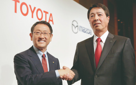 Japan-Riesen rücken zusammen