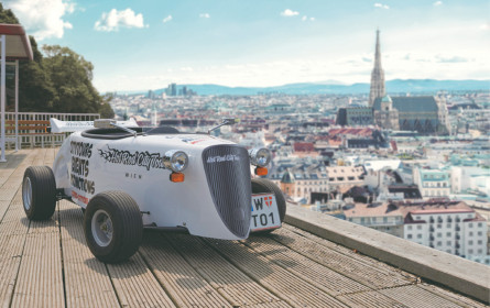 Kleine Stadtflitzer im Look der 50er-Jahre