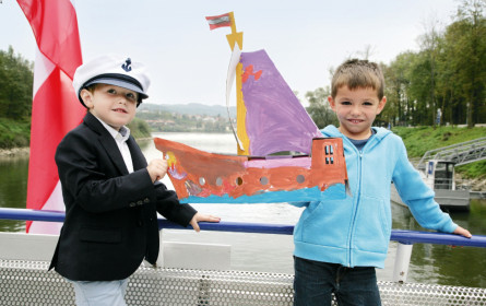 Familien am Schiff willkommen