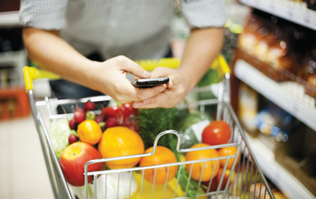 Trend: Smartphone statt Bargeld zum Bezahlen