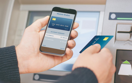 Die Bankomatkarte wird am Smartphone mobil